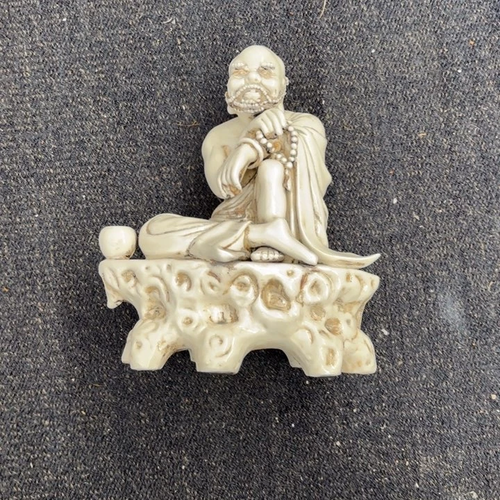 瓷片智****己，，，，，，， ，