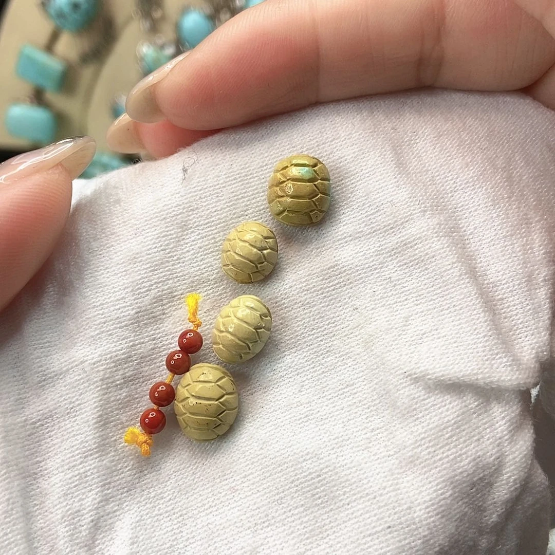 南红玛瑙未镶嵌珠宝奇石