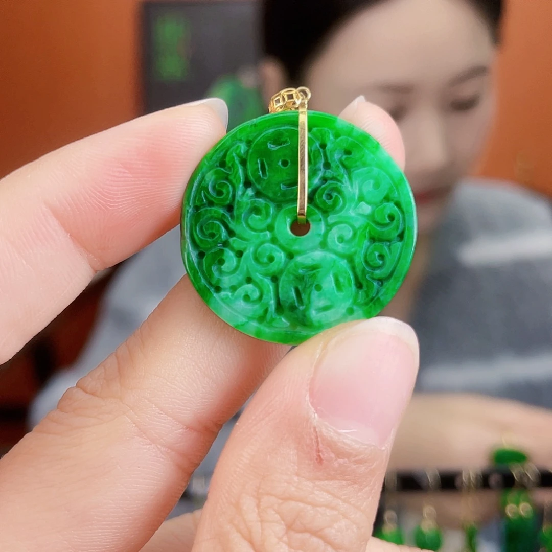 翡翠18K金镶嵌耳饰