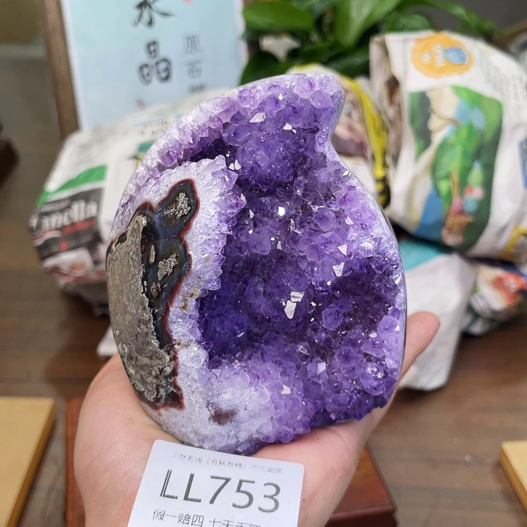 未镶嵌水晶大型摆件（非配饰）