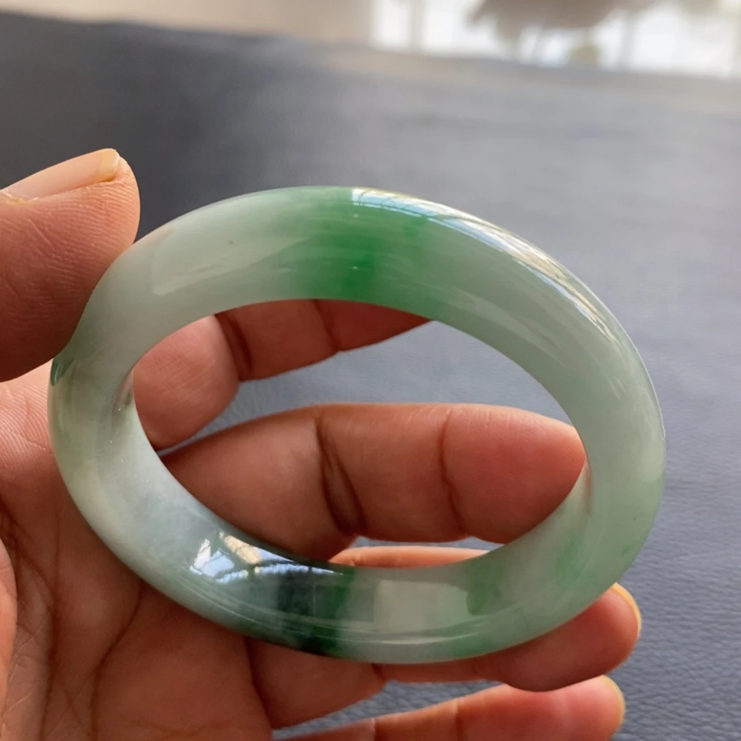 未镶嵌手镯翡翠天然翡翠手镯