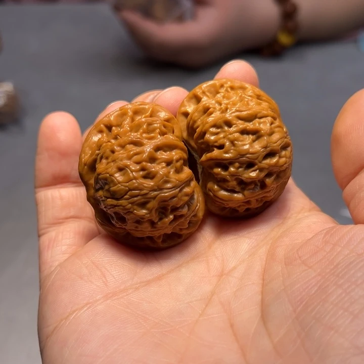 文玩核桃把件宫灯8200