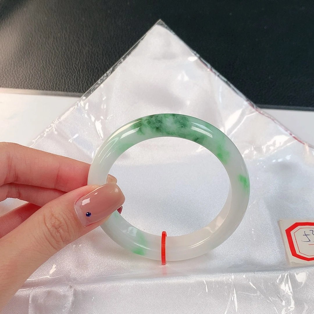 未镶嵌手镯翡翠100