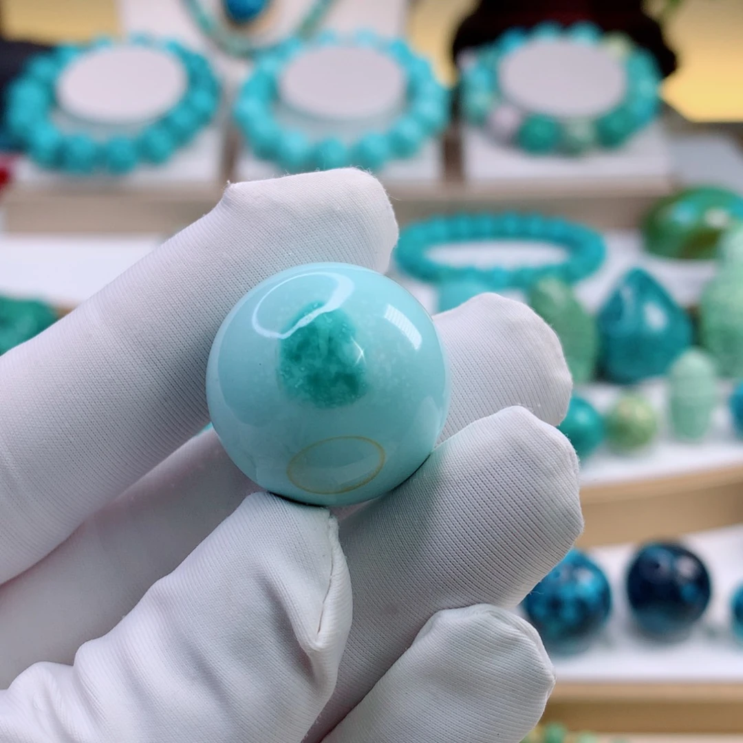 未镶嵌绿松石颈饰