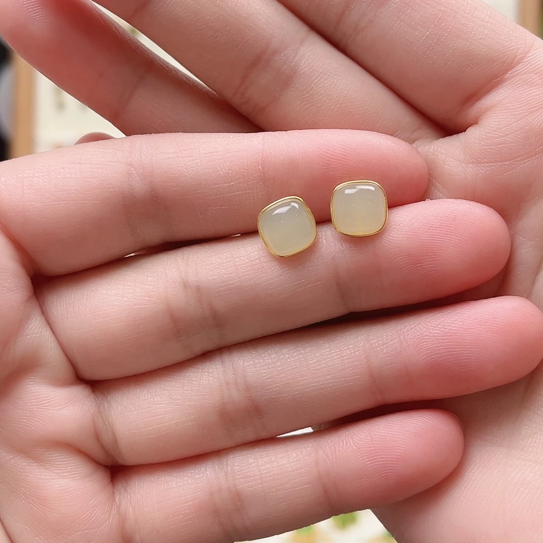 婧***妤和田玉银S925镶嵌耳饰