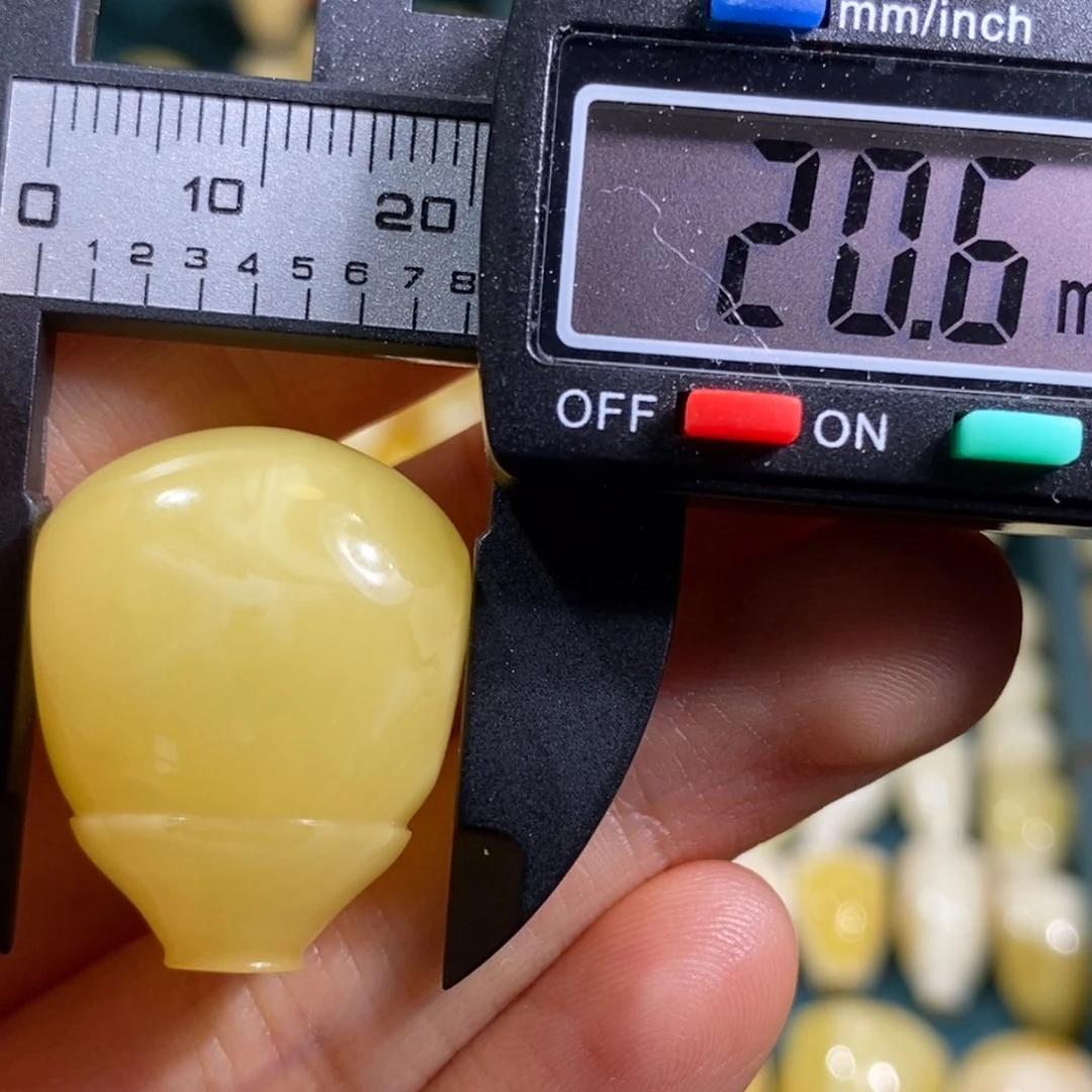 未镶嵌蜜蜡裸石配饰