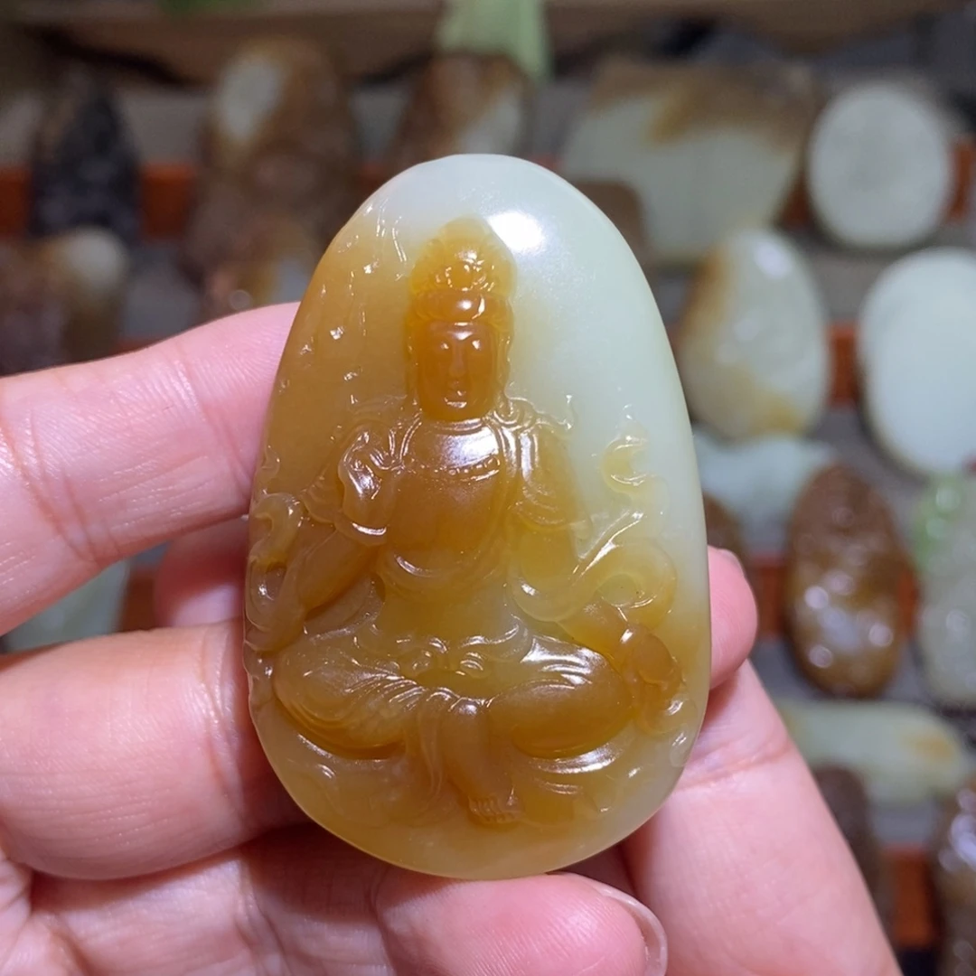 颈饰未镶嵌和田玉（糖玉）大**宝