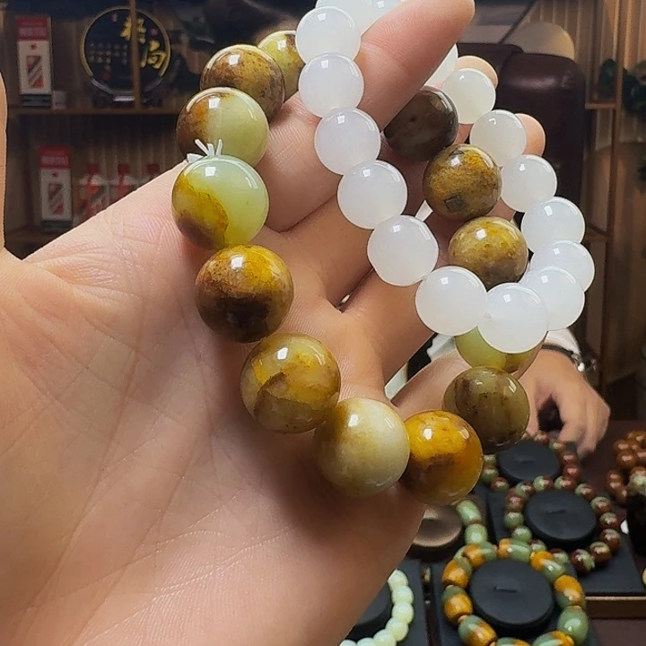 蛇纹石玉手串未镶嵌