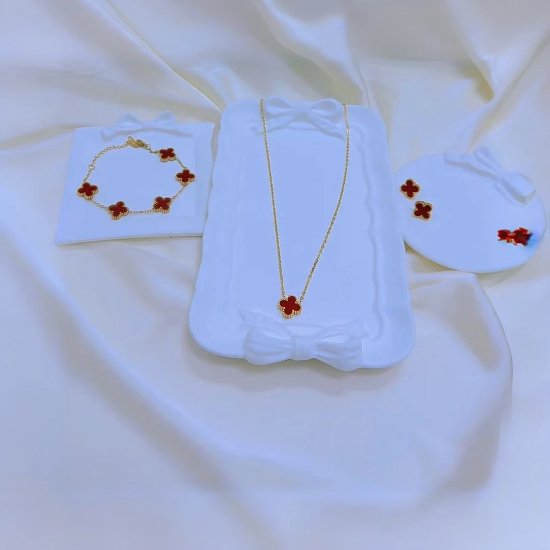 钛钢项链 钛钢经典款四叶草项链一套 新款优雅项链（红色）