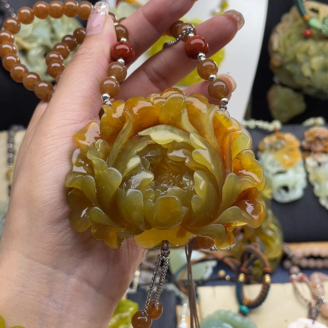蛇纹石玉未镶嵌颈饰