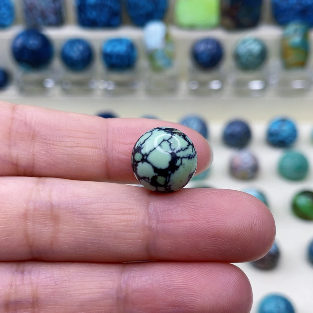 未镶嵌绿松石颈饰