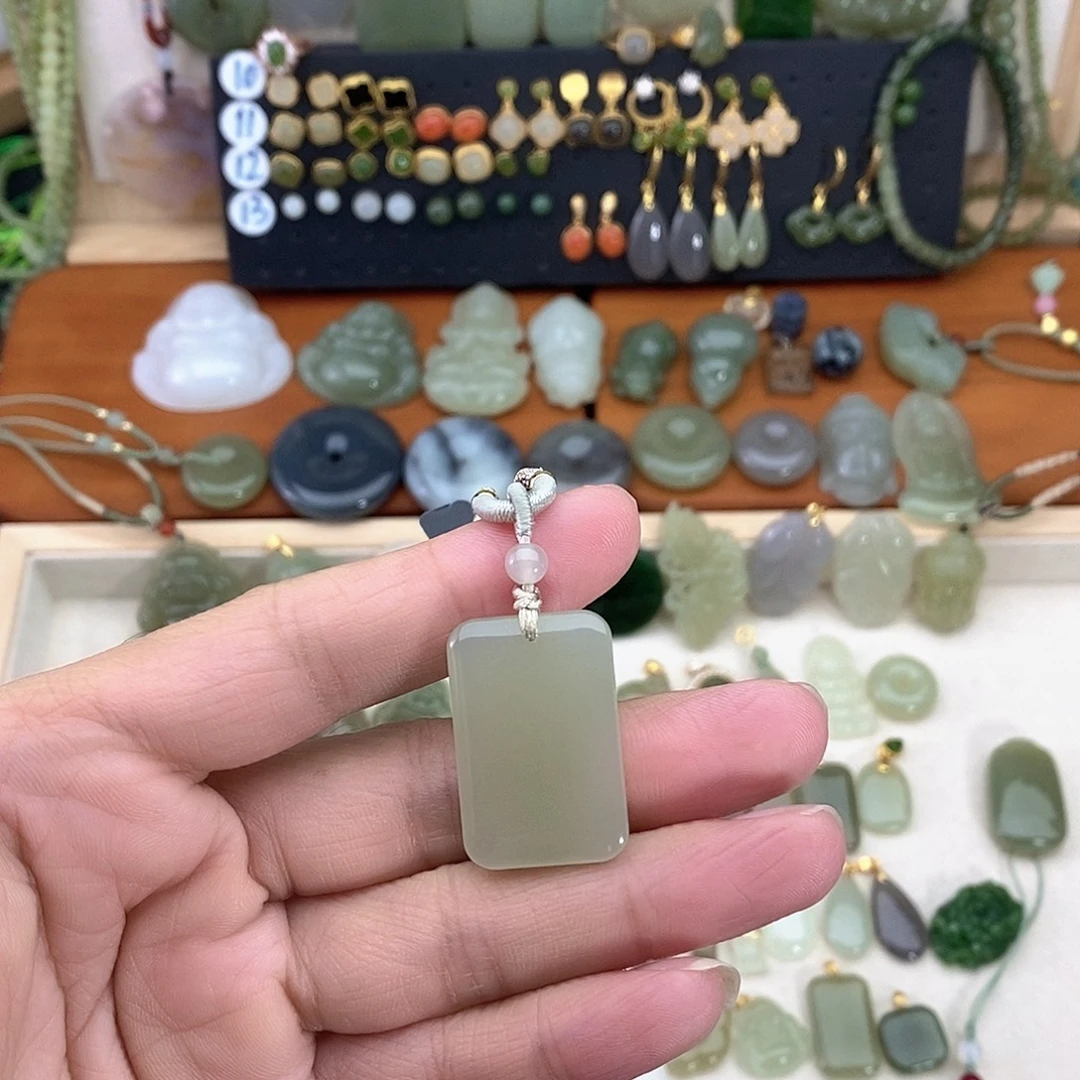 和田玉未镶嵌吊坠(不含链)