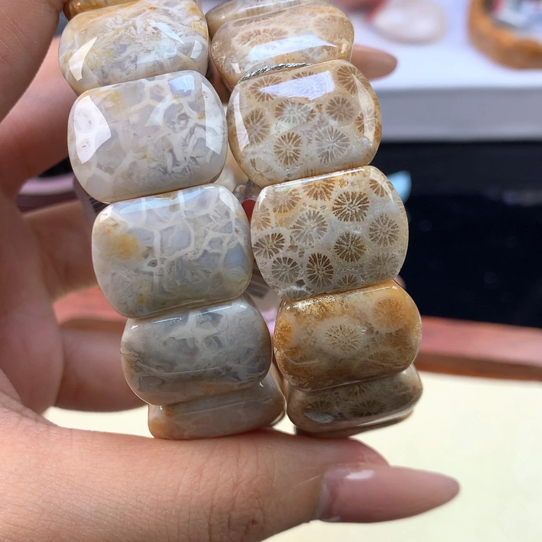 【闪购商品】颈饰未镶嵌硅化珊瑚（珊瑚玉）叶*