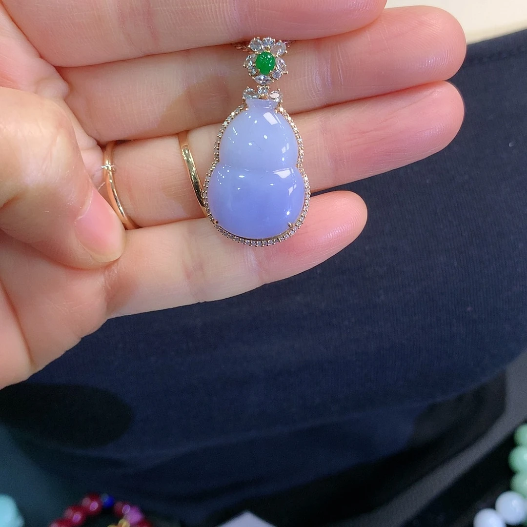 翡翠颈饰18K金镶嵌迷*白葫芦