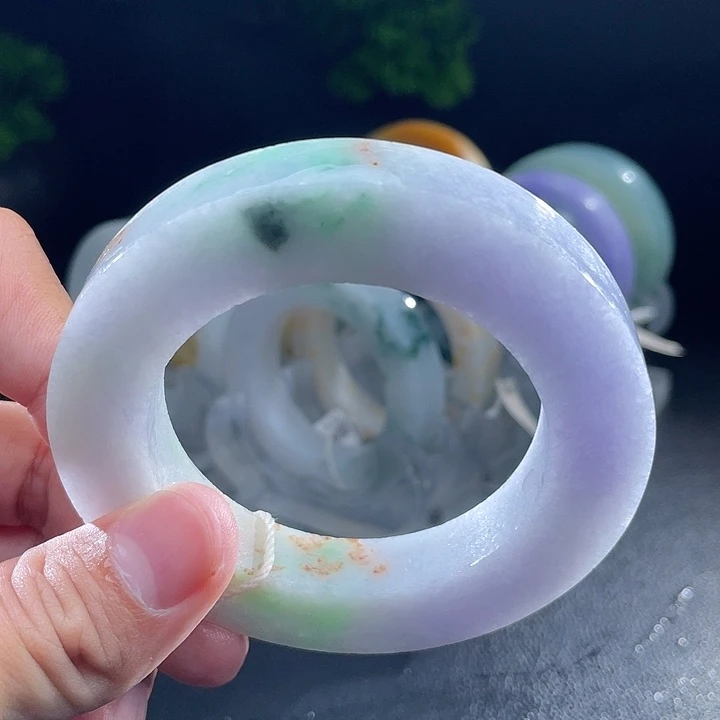 梅****定制翡翠未镶嵌翡翠手镯