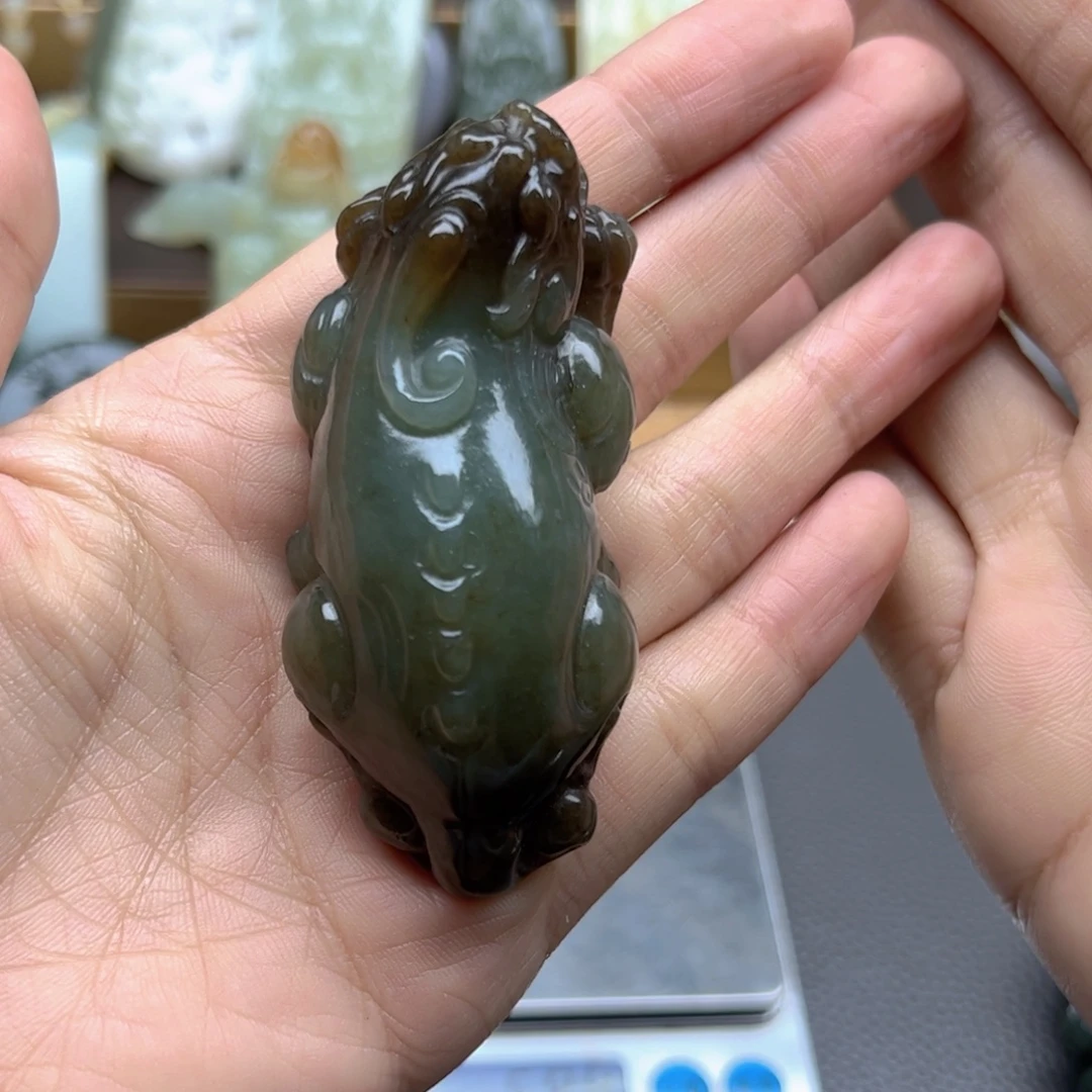 用***7和田玉未镶嵌颈饰