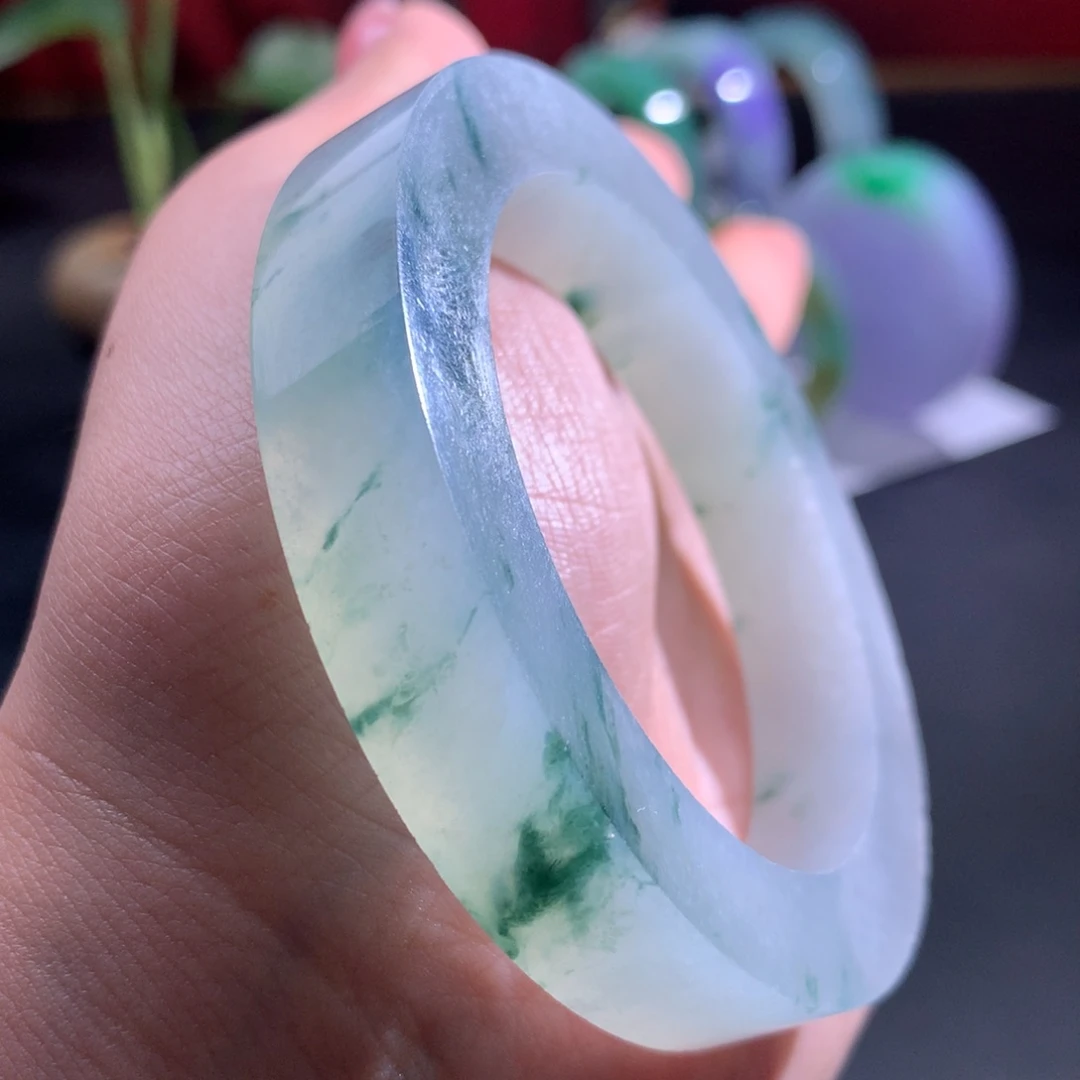 定制翡翠未镶嵌翡翠手镯