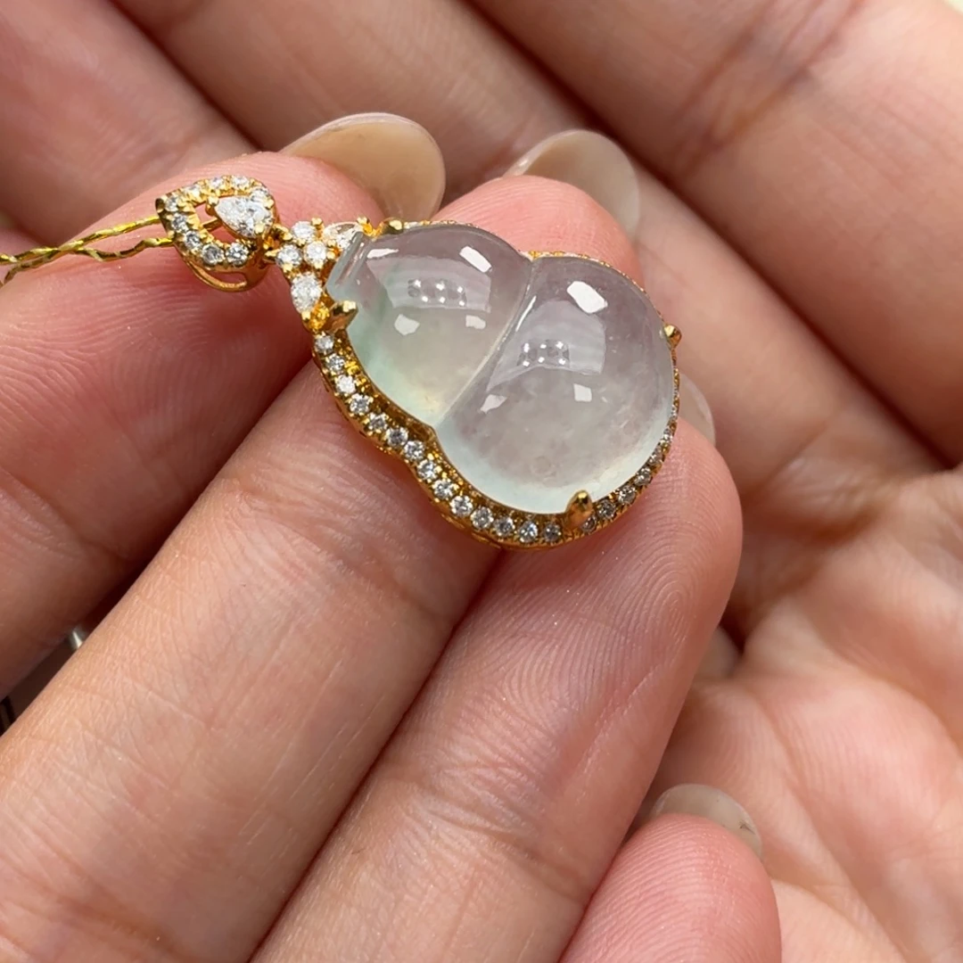 翡翠18K金镶嵌颈饰