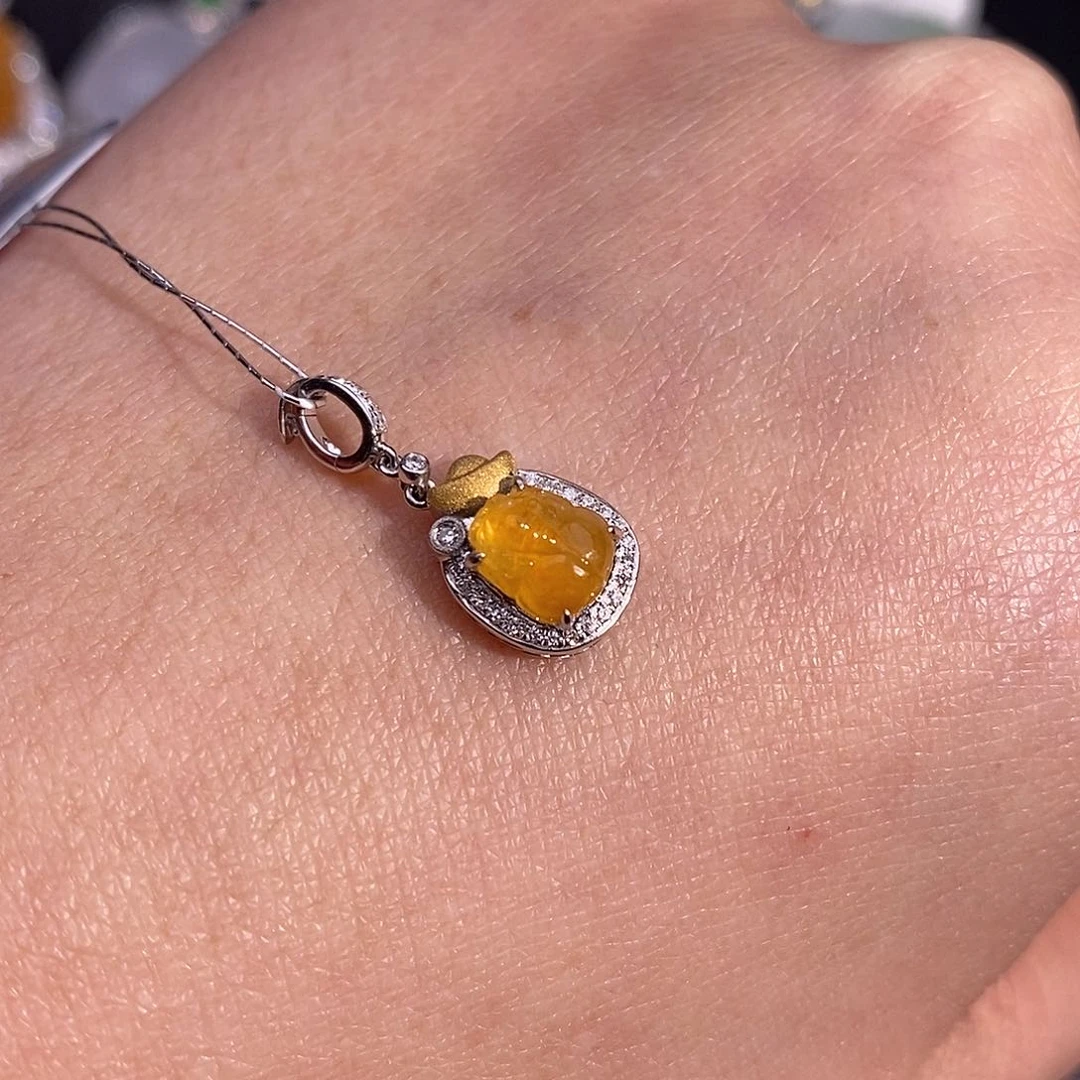 翡翠吊坠(不含链)18K金镶嵌王****