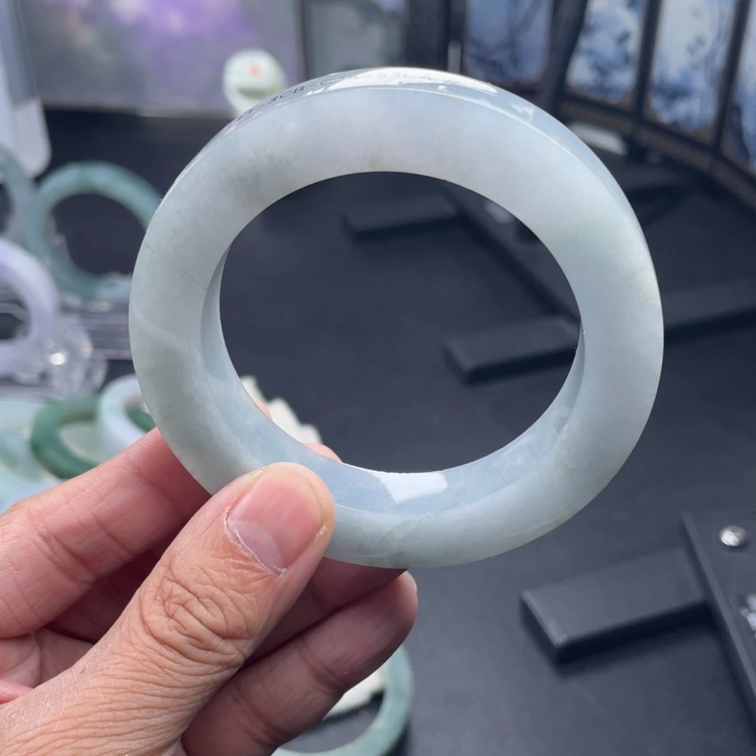 定制翡翠未镶嵌瑕疵漏