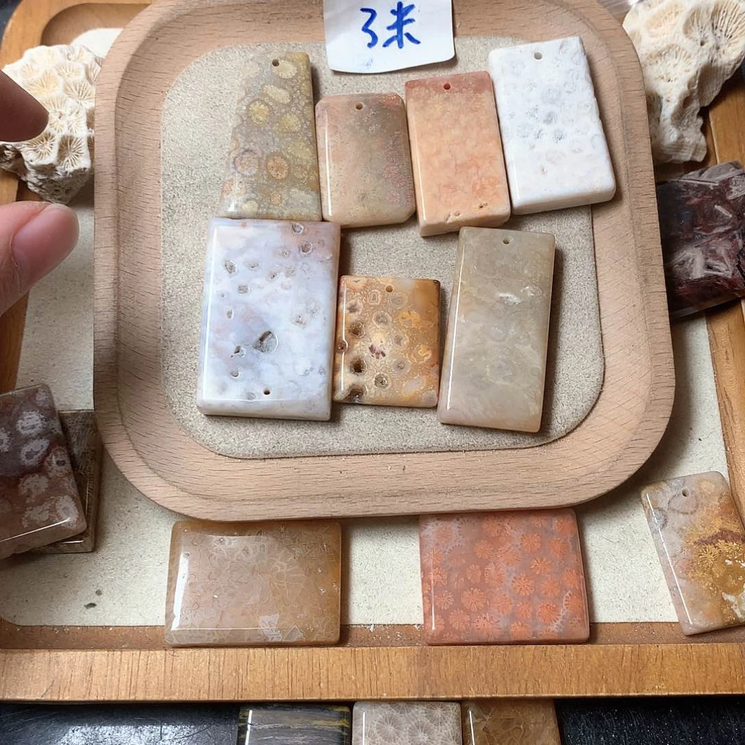 石英质玉颈饰未镶嵌大***@