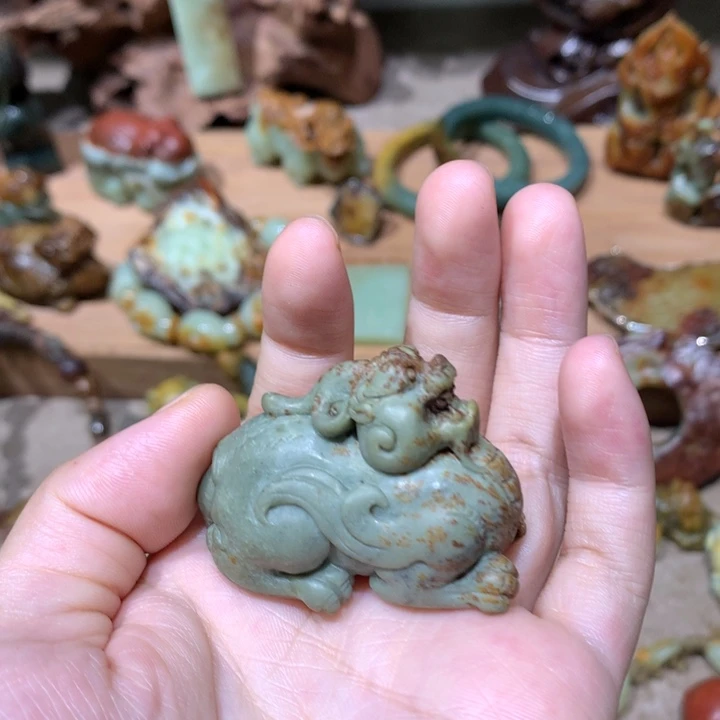 未镶嵌岫岩河磨玉(透闪石质玉)把件