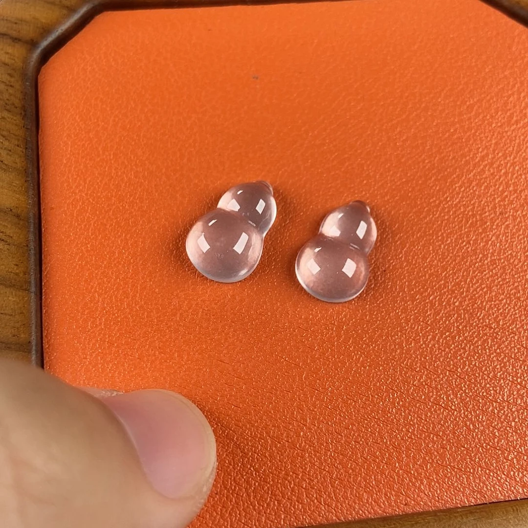 石英质玉未镶嵌颈饰葫芦