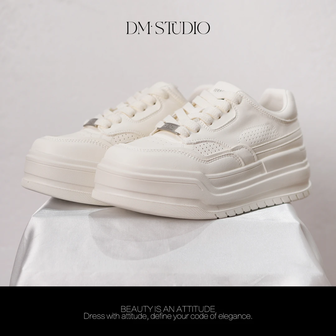 DEDM•STUDIO/气质时尚百搭增高厚底圆头休闲系带板鞋25F7526