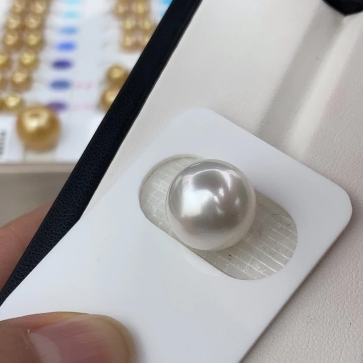 海水珍珠未镶嵌裸珠13.8mm正圆澳白冷白伴青小极光