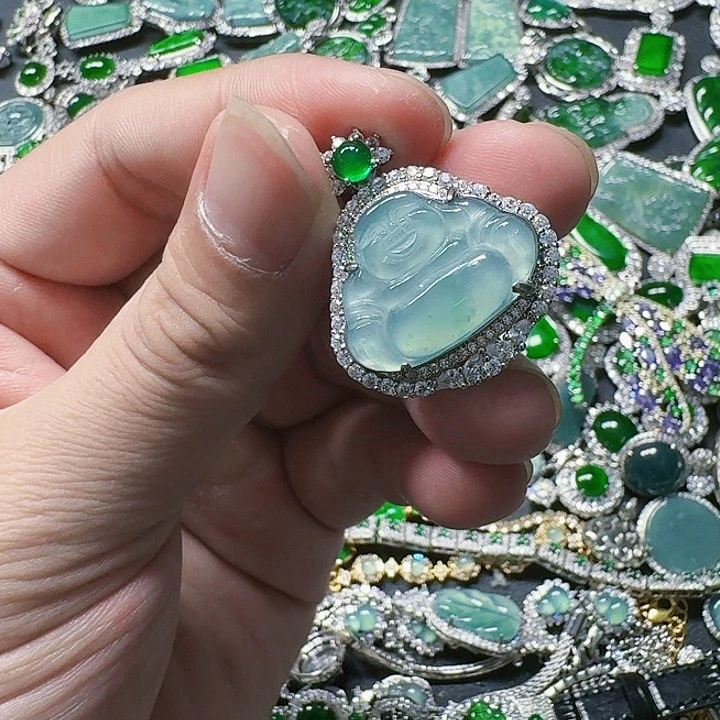 翡翠颈饰未镶嵌天然A货翡翠放漏