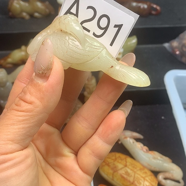 一***一和田玉未镶嵌颈饰