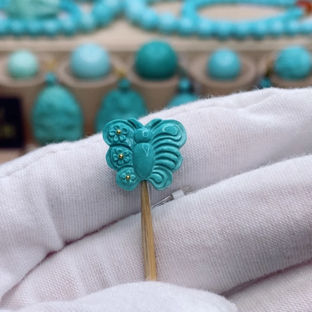 绿松石未镶嵌珠宝奇石