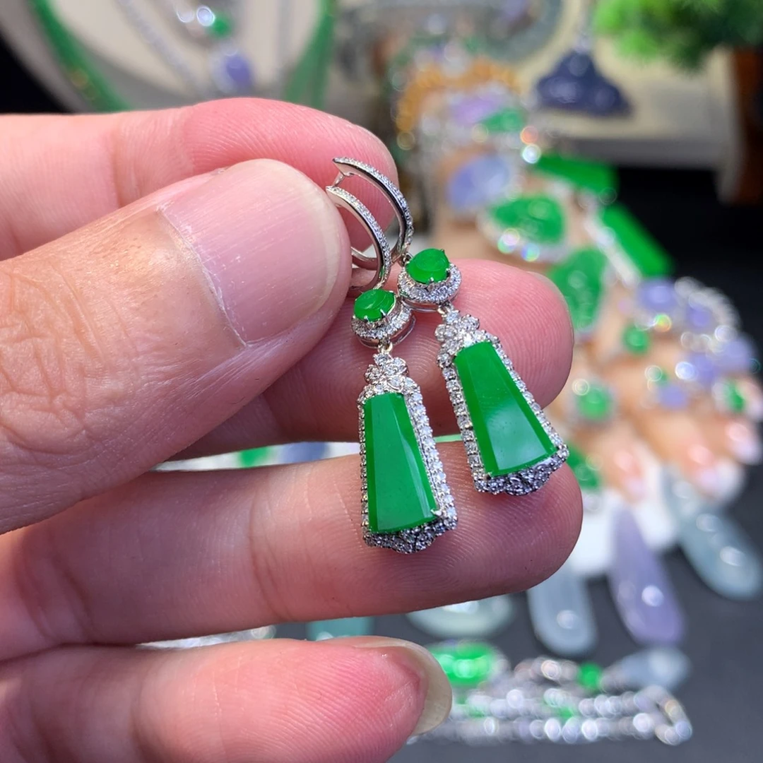 翡翠18K金镶嵌耳饰