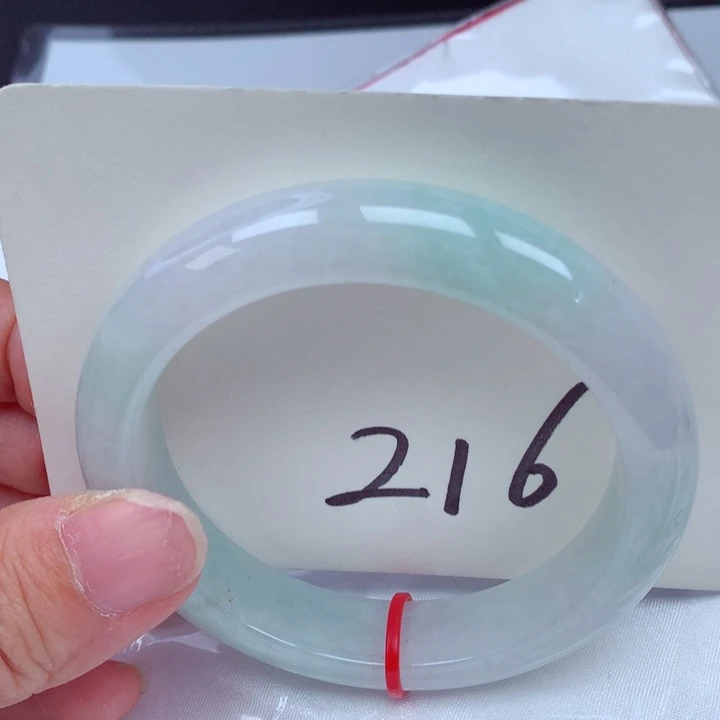 翡翠手镯未镶嵌翡翠