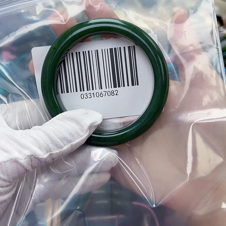 和田玉未镶嵌手镯微瑕60