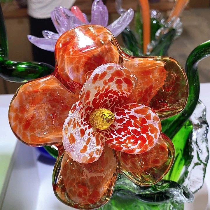 鸢尾花高43厘米宽12厘米