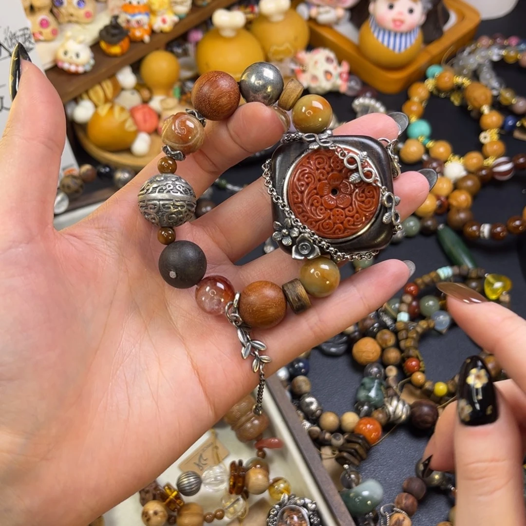 吊坠猴头核桃直播间