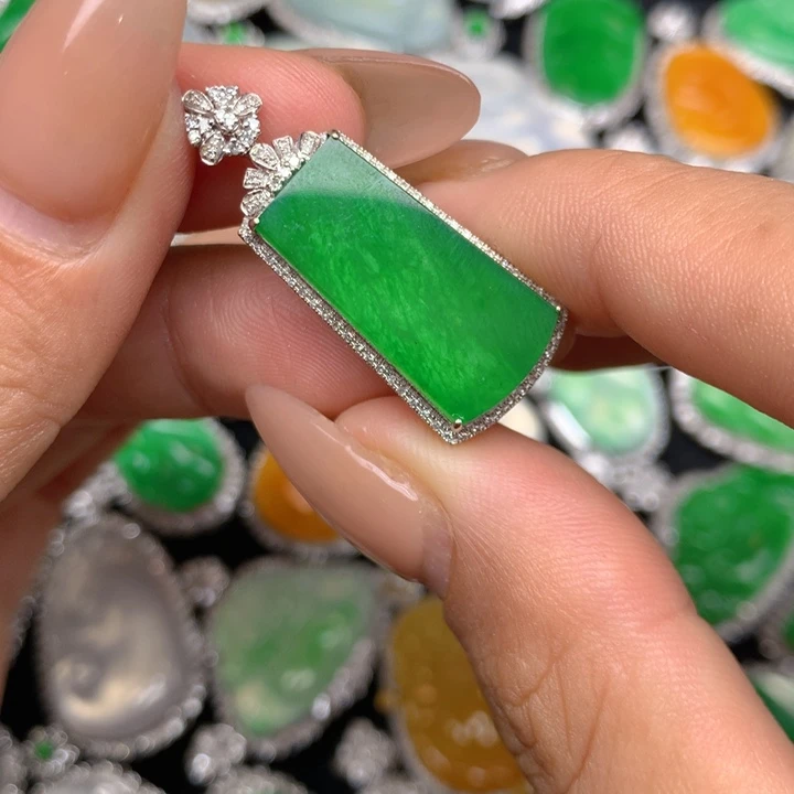 翡翠18K金镶嵌吊坠(不含链)