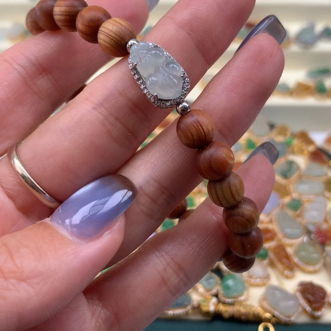 翡翠银S925镶嵌颈饰金鱼