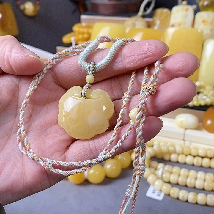 琥珀未镶嵌裸石锁