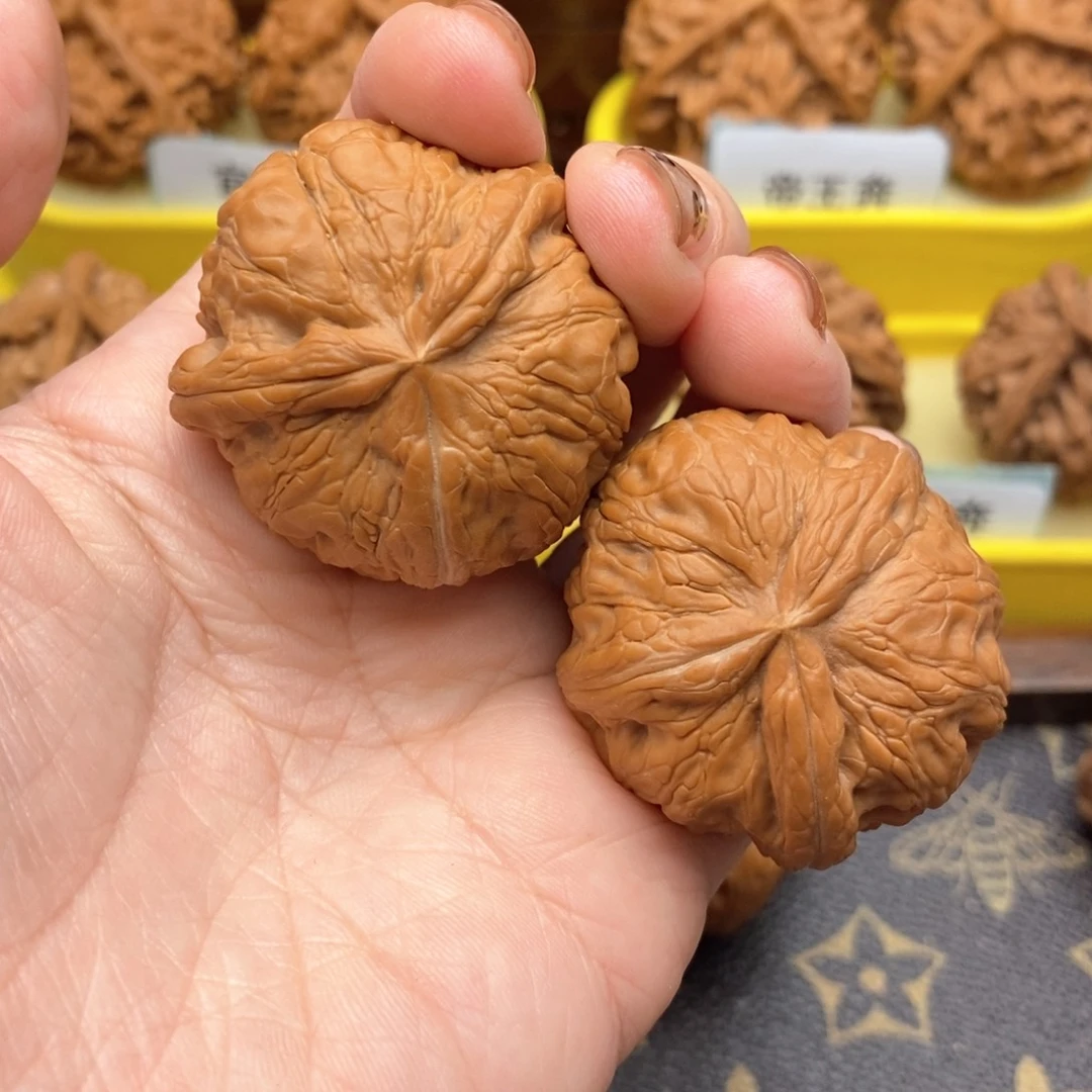 把件文玩核桃40尺全品平谷元宝人奔