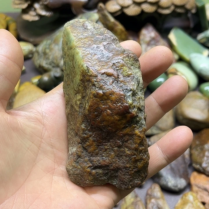 岫岩河磨玉（透闪石质玉）未镶嵌把件