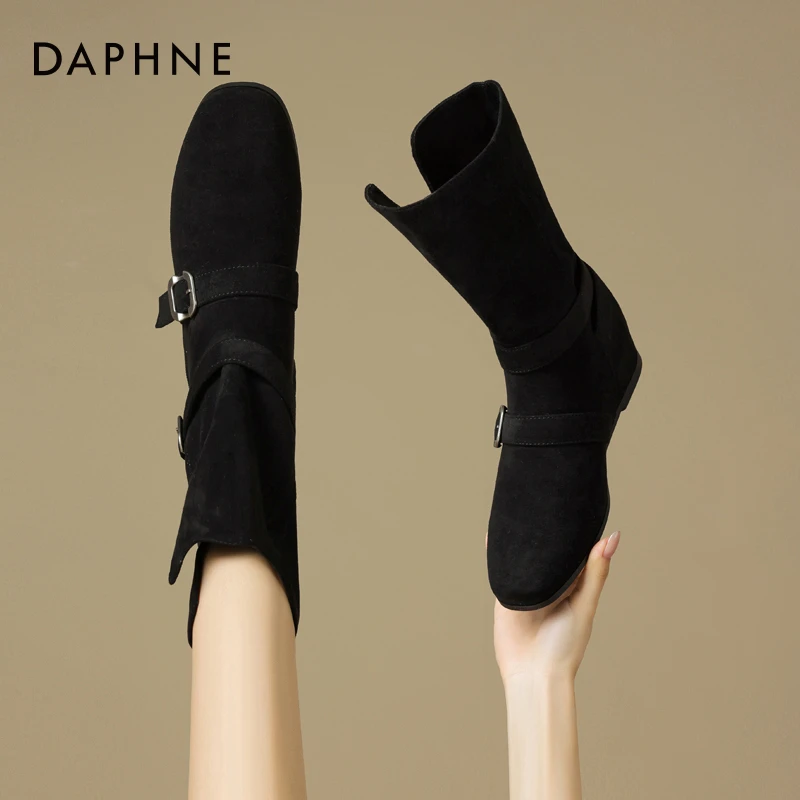 达芙妮品牌正品中筒小短靴女款2025秋冬百搭皮带扣尖头内增高女靴