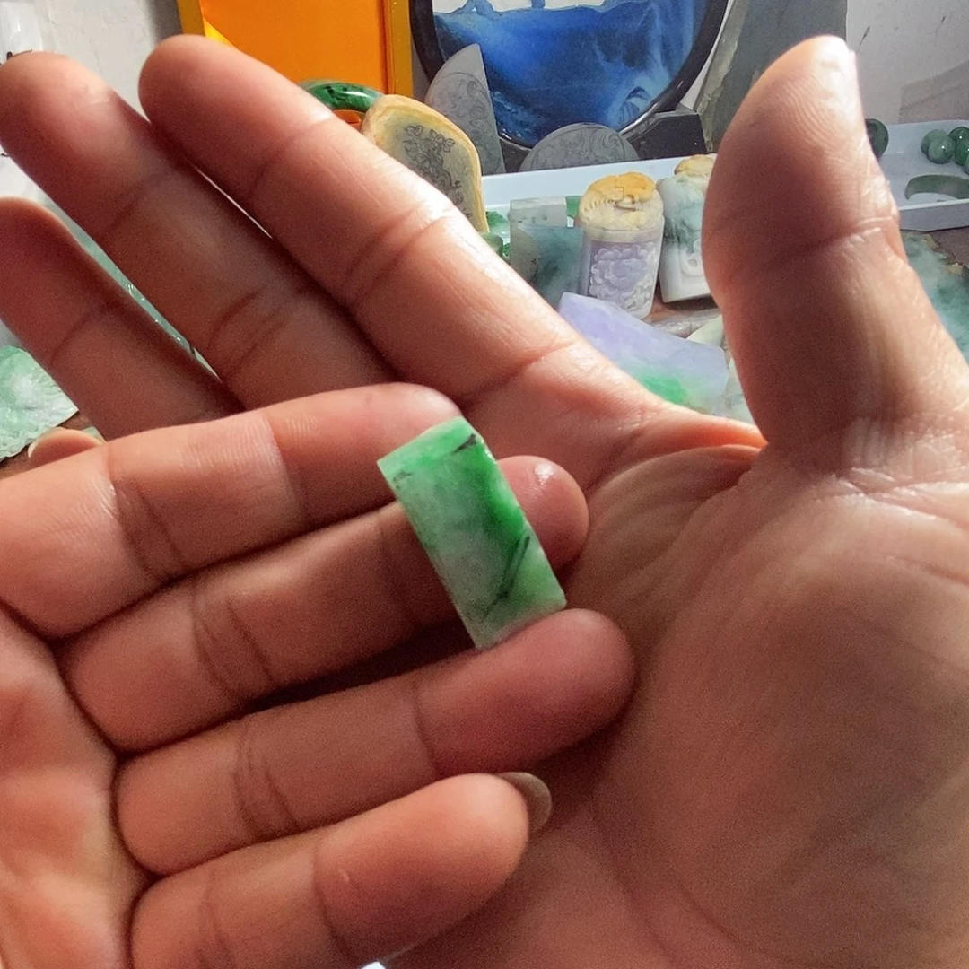 定制翡翠未镶嵌翡翠