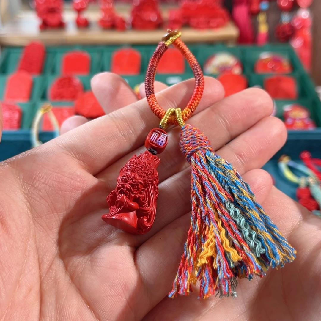 天然辰砂含辰砂工艺品扎基拉姆女财神钥匙扣包包挂