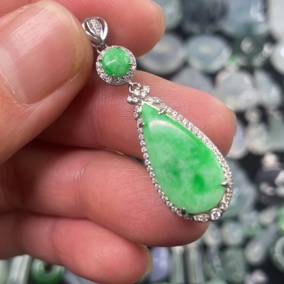 【闪购商品】翡翠颈饰银S925镶嵌翡翠