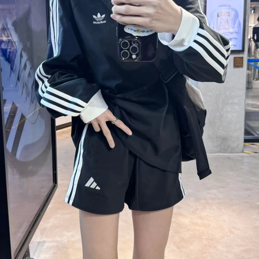 adidas/阿迪达斯女款ESSENTIALS 3-STRIPES运动休闲短裤JY8574