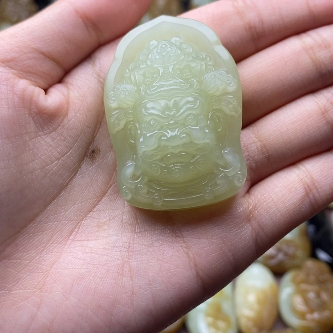 项链未镶嵌和田玉(糖玉)
