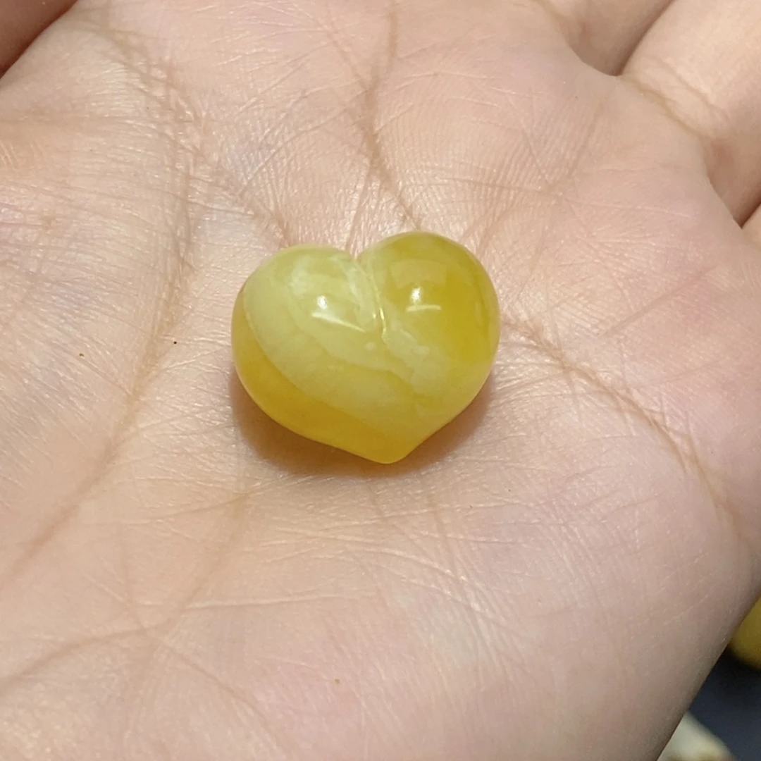 琥珀未镶嵌颈饰蜜蜡原石