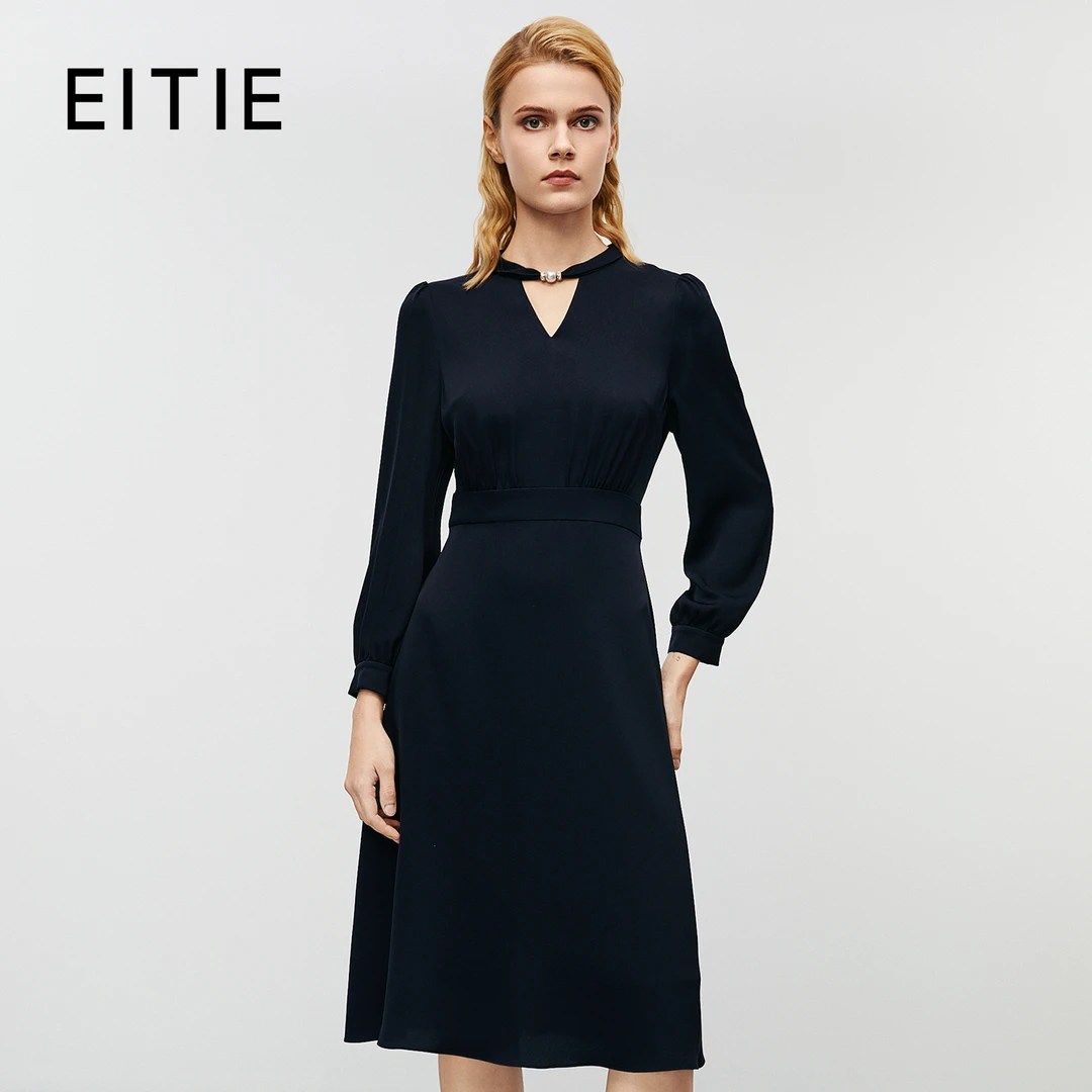EITIE爱特爱秋季新款时尚挂脖V领收腰显瘦通勤连衣裙裙子7907627